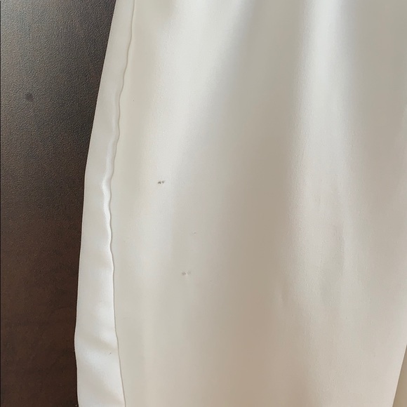 White dress with beaded detail - Picture 4 of 4